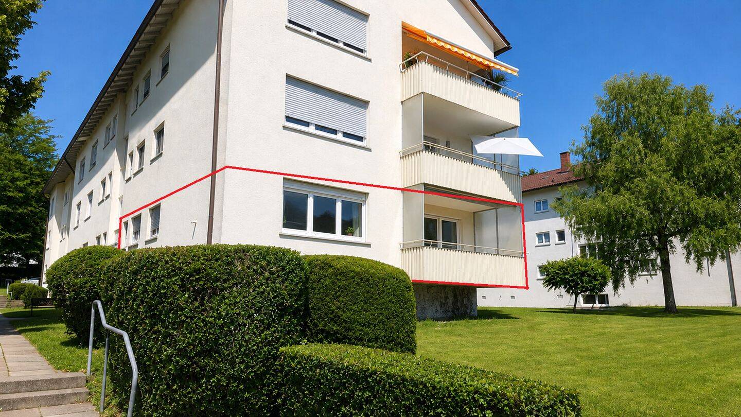 Ab sofort frei: Helle und gepflegte 4-Zimmer-Erdgeschosswohnung mit überdachtem Balkon, 73033 Göppingen