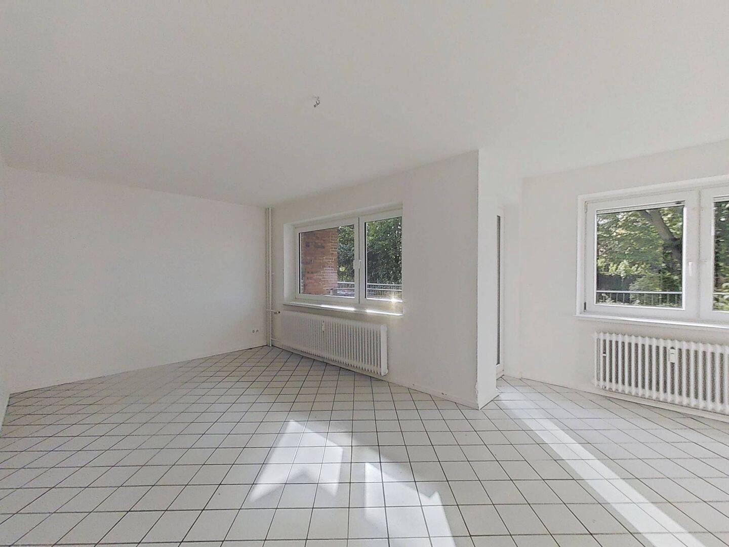 Großzügig gestaltete 4-Zi.-Whg. mit BALKON und viel Komfort, 24768 Rendsburg
