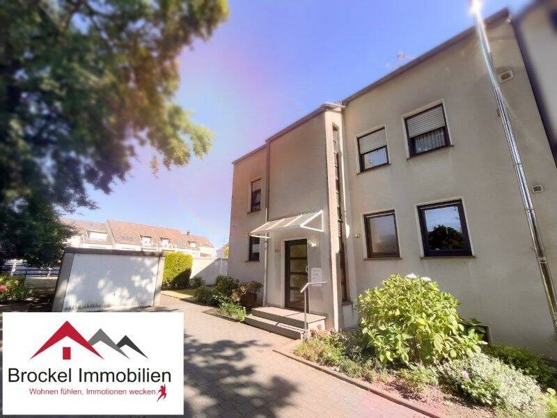 Großzügige 2,5-Zimmer-Wohnung mit Balkonterrasse, Spitzboden & optionaler Garagenstellfläche!, 45892 Gelsenkirchen (Resse Resser-Mark)