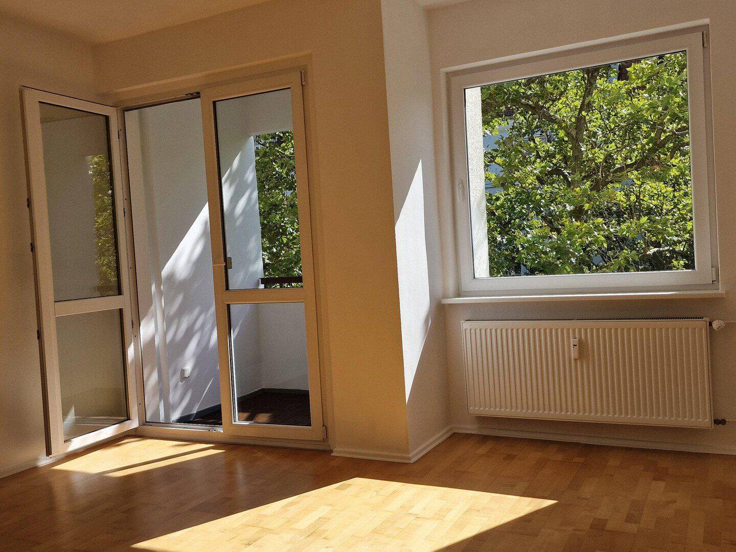 Sehr helle 2-Zi.-Whg., saniert, mit EBK, 4.OG mit Aufzug, Kudamm-Nähe, 10709 Berlin (Charlottenburg-Wilmersdorf Charlottenburg Halensee Wilmersdorf)