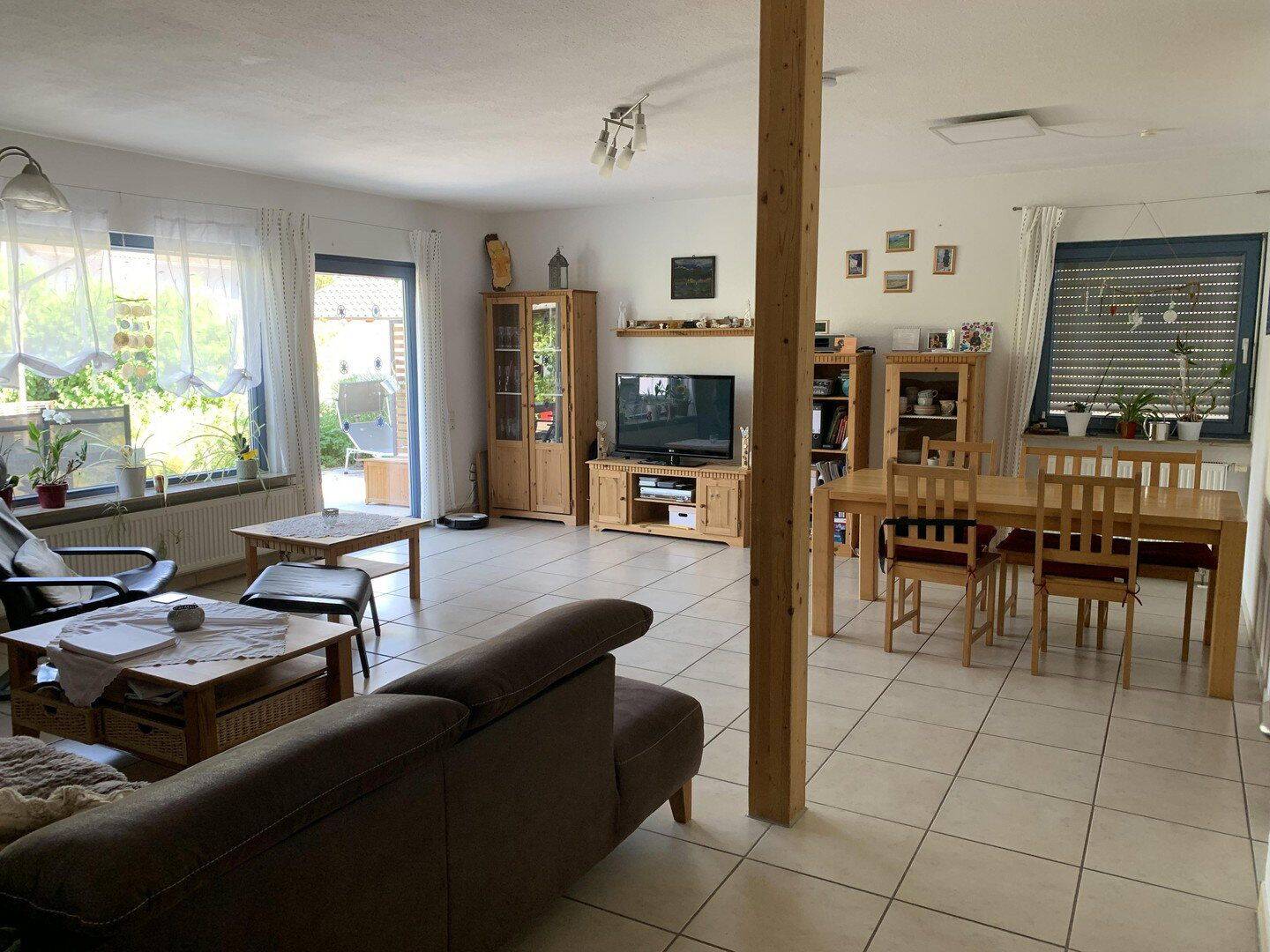 Wohnen mit viel Platz in Haus und Garten, 75334 Straubenhardt