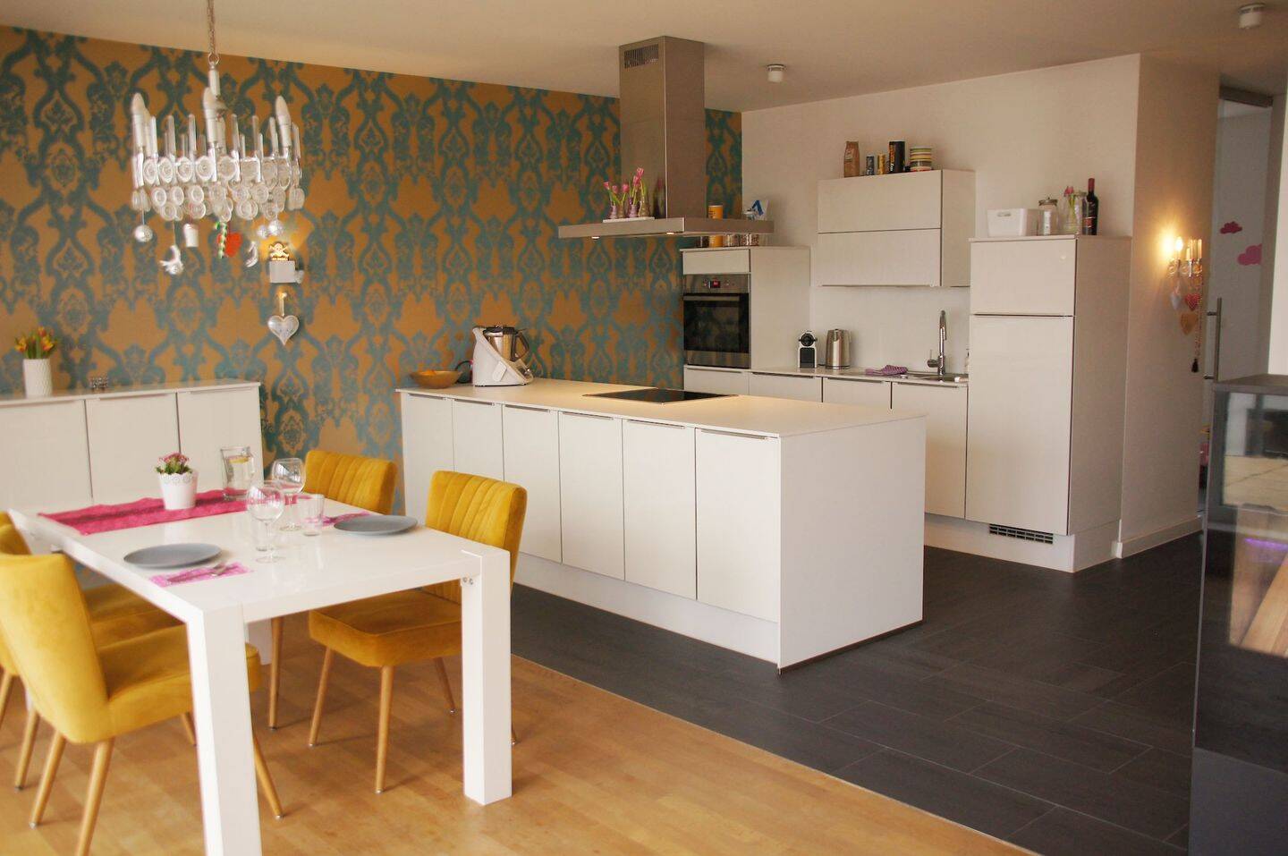 Licht & Raum für viel Freiheit: Penthouse-Wohnung in attraktiver Fürther Südstadtlage, 90763 Fürth (Südstadt Weikershof)