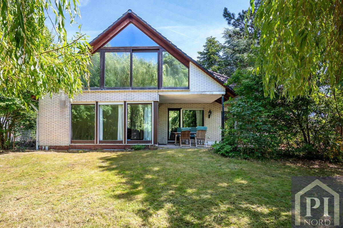 Großzügiges EFH mit 70 m² Einliegerwohnung im Dachgeschoss in ruhiger Lage von Altenholz, 24161 Altenholz