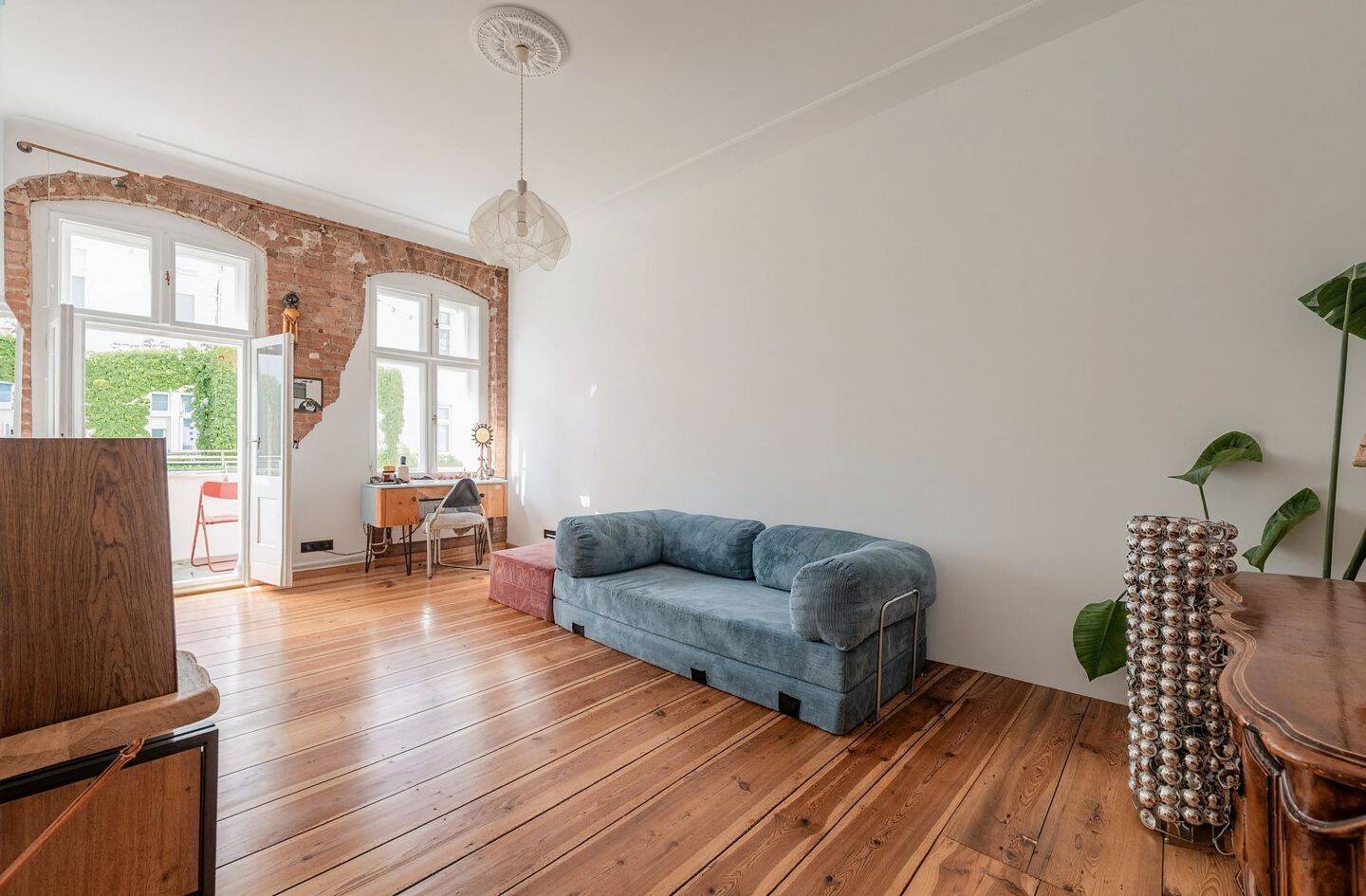 Bezugsfrei! Kunstvoll sanierte 2-Zimmer-Wohnung mit sonnigem Balkon im ruhigen Innenhof, 12103 Berlin (Tempelhof-Schöneberg Mariendorf Schöneberg Tempelhof)