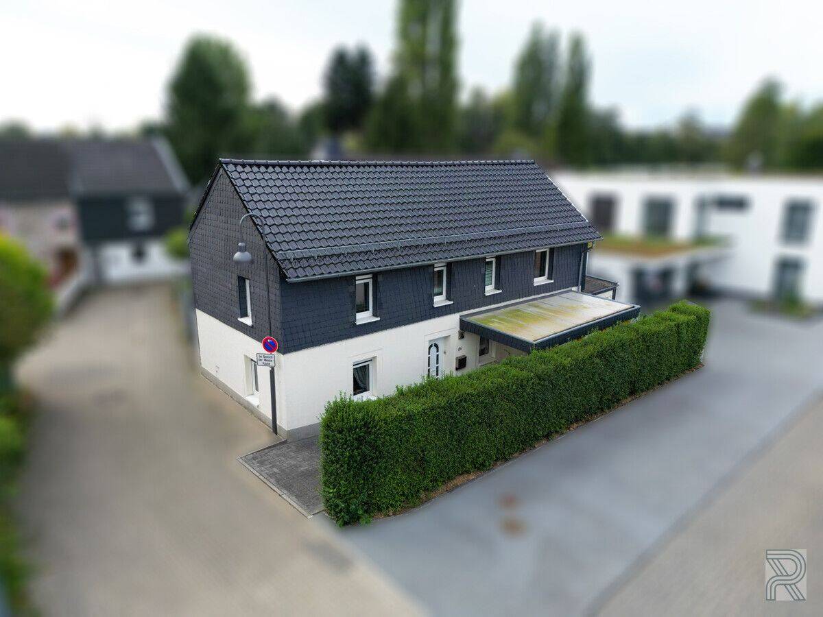 Charmantes Einfamilienhaus in Eilendorf mit Wärmepumpe & PV-Anlage, 52080 Aachen