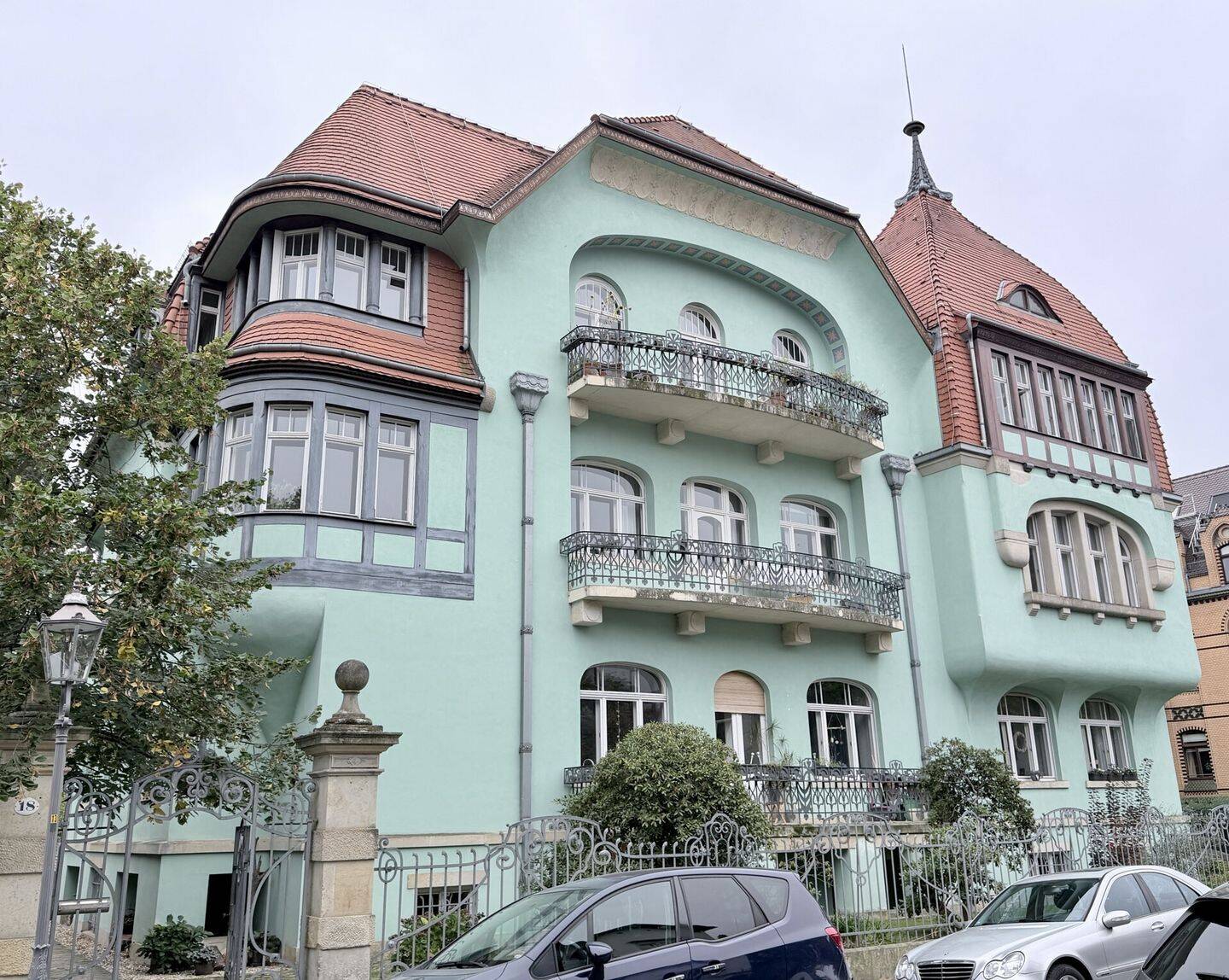 4-Raumwohnung mit Altbaucharme und Balkon in bester Lage, 1309 Dresden