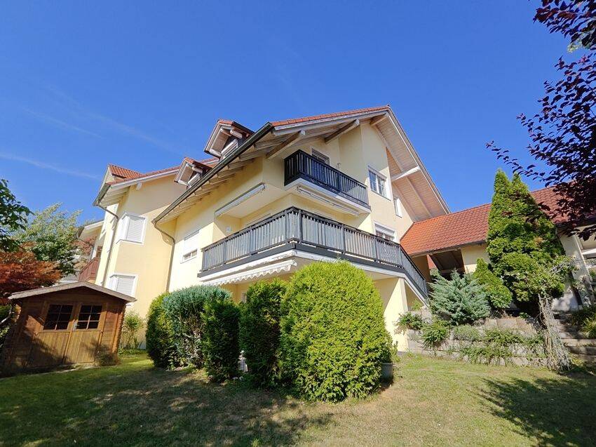 Wohnen mit Komfort – großzügige, gepflegte Doppelhaushälfte mit Einliegerbereich und schönem Garten, 94086 Bad Griesbach i. Rottal