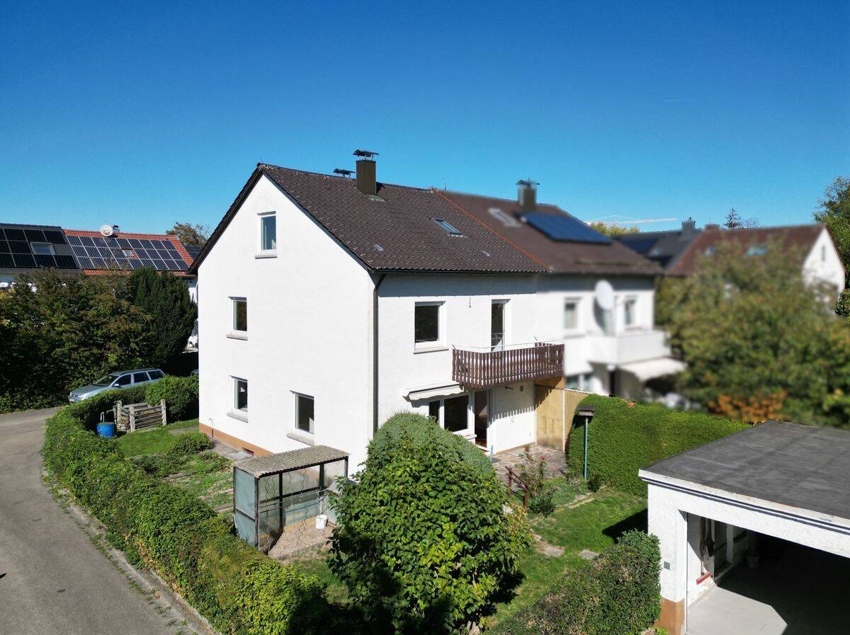 Doppelhaushälfte mit viel Raum und Potenzial in Ludwigsfeld, 89231 Neu-Ulm