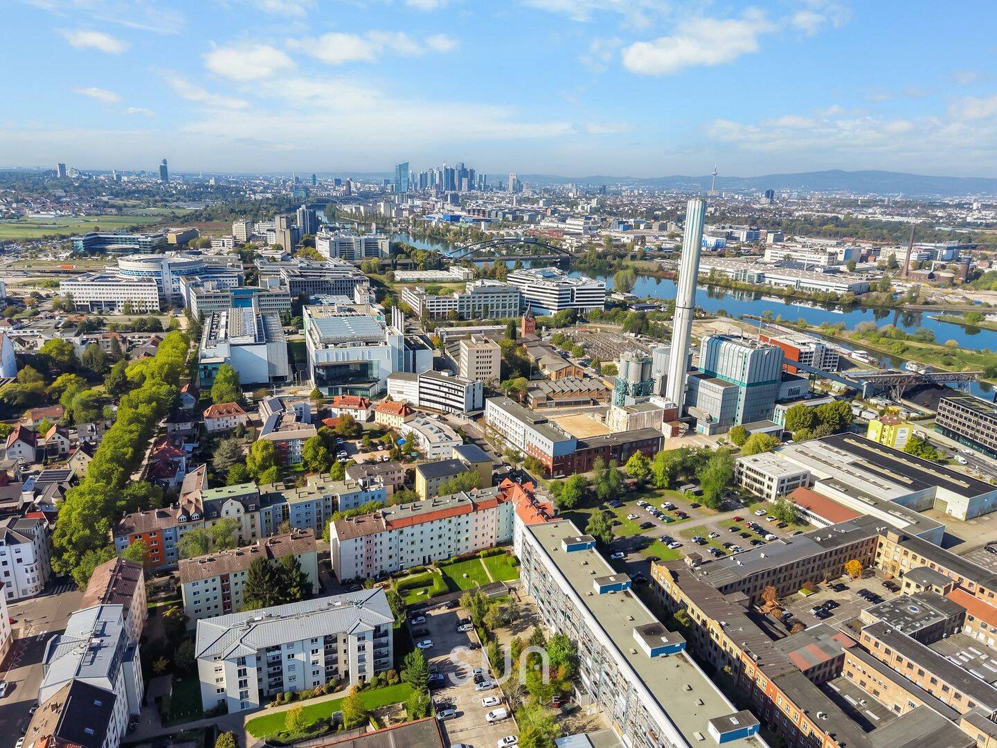 HAFENFLAIR IM OFFENBACHER NORDEND – 2-Zimmer-Wohnung mit XL-Loggia & Aufzug, 63067 Offenbach am Main (Kaiserlei Offenbach am Main)