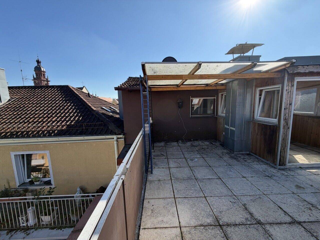 ruhige DG-Wohnung mit Dachterrasse in mitten der Innenstadt von Würzburg, 97070 Würzburg (Altstadt)