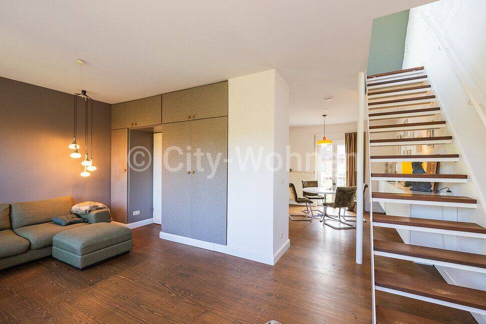 Möbliert wohnen in einer 2-Zimmer Maisonette-Wohnung mit 2 Balkonen in Hamburg-Altona, 22769 Hamburg (Altona)