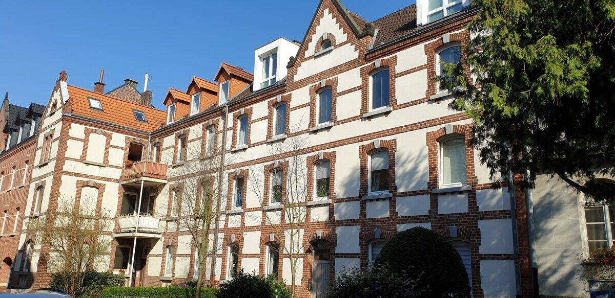 Helle 5-Zimmer-Wohnung mit Balkon in Kassel-Kirchditmold!, 34130 Kassel (Harleshausen Kirchditmold)