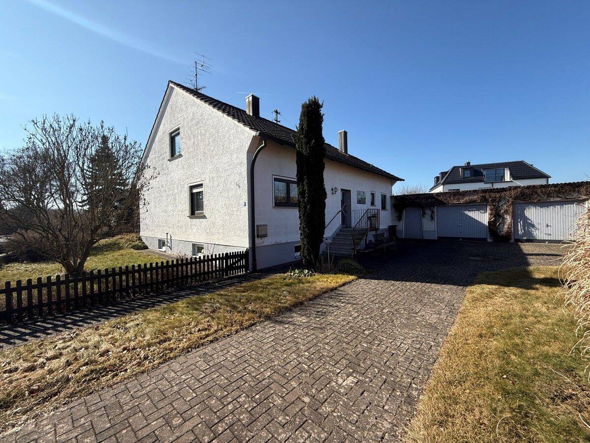 *** 1-2 Familienhaus auf herrlichem Grundstück ***, 89257 Illertissen