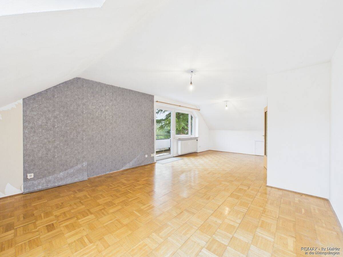 Dachgeschosswohnung mit Gartenanteil und gräumigen Hobbyraum, 90766 Fürth (Eigenes Heim Hardhöhe Unterfarrnbach Weststadt)