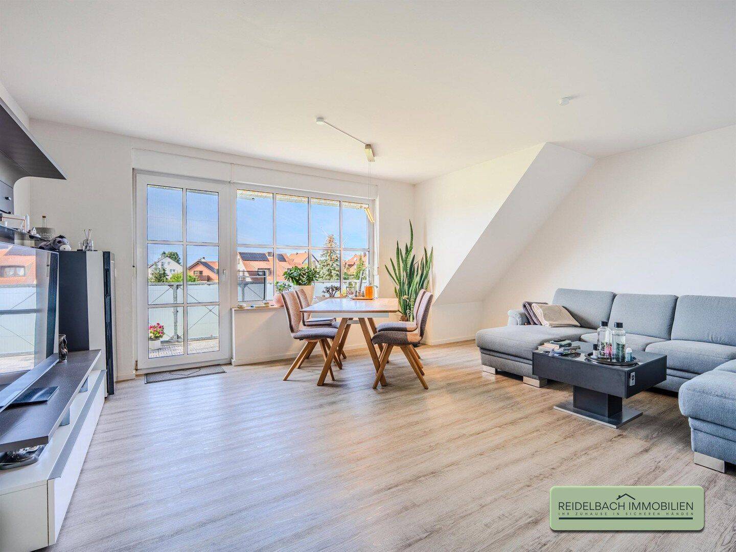 Maisonette mit besonderem Wohngefühl – 85 m², Balkon mit freiem Blick & Stellplatz, 90556 Seukendorf