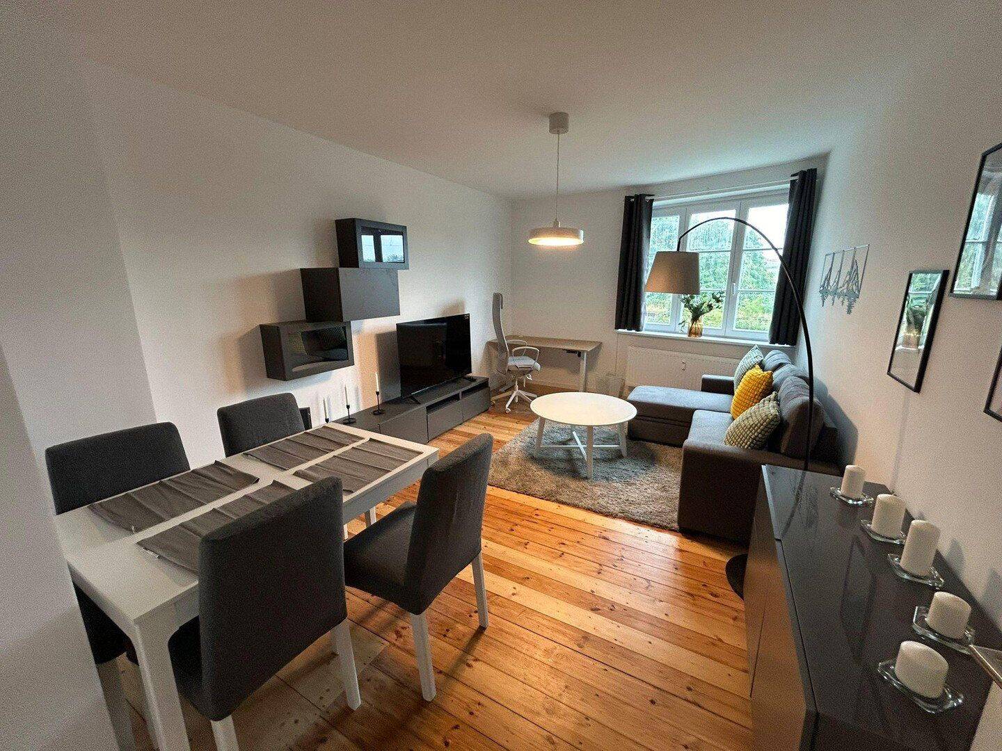 Exkl. möbl. Altbau-ETW | EBK | Balkon | nur bei vorübergehendem Wohnbedarf, 12489 Berlin (Treptow-Köpenick)