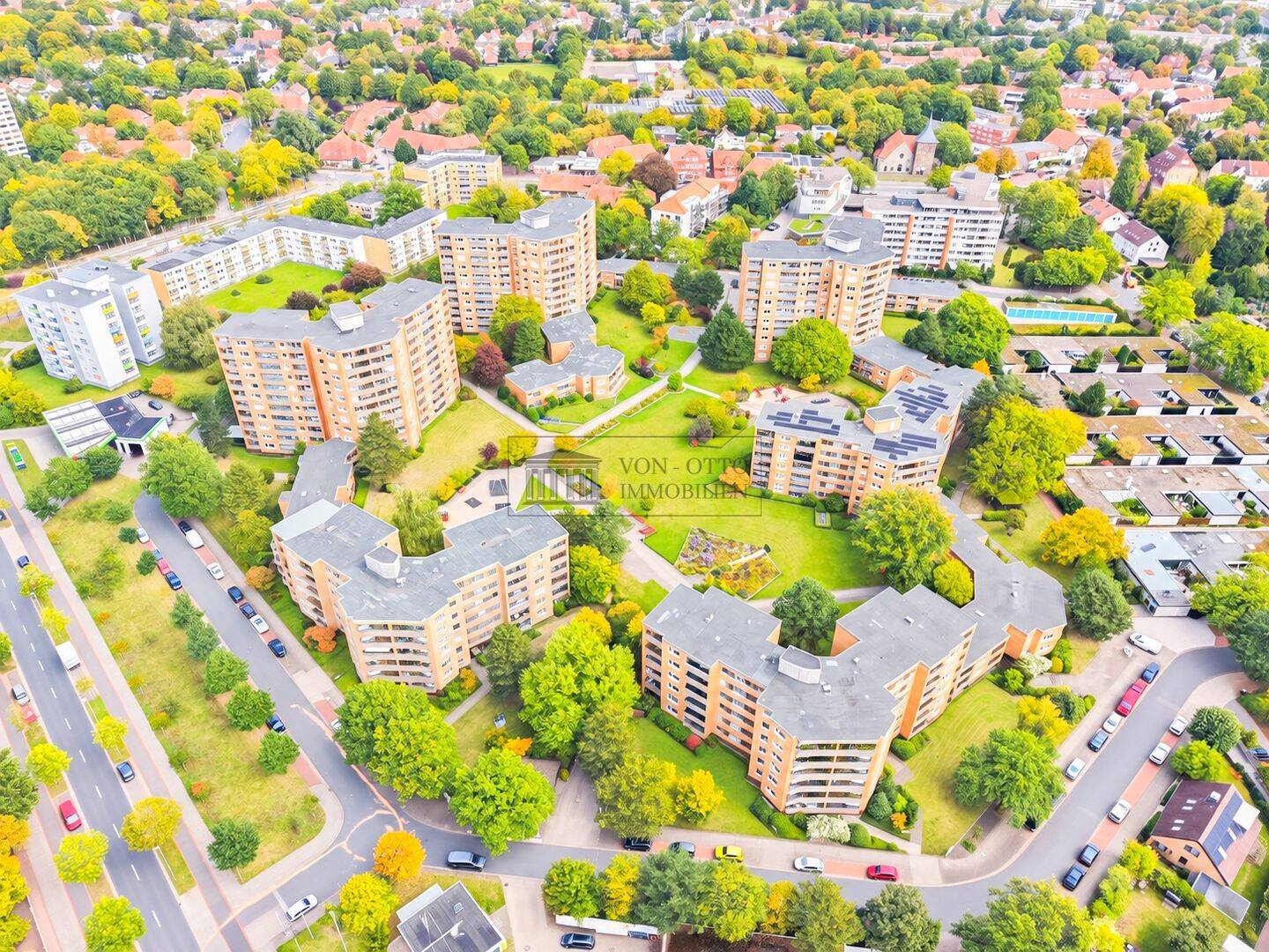 Wohnen mit Wellnessfaktor: Eigentumswohnung mit Loggia, Schwimmbad & Sauna in Bothfeld, 30659 Hannover