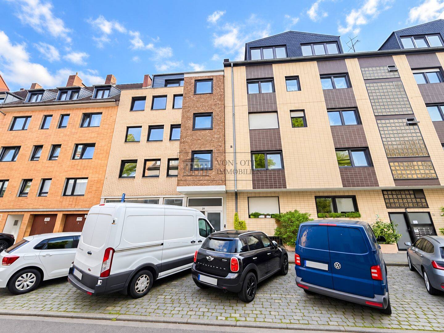 Bezugsfreie Eigentumswohnung mit ausgebautem Spitzboden und Stellplatz im Severinsviertel, 50678 Köln (Innenstadt-Süd Altstadt-Süd Neustadt-Süd)