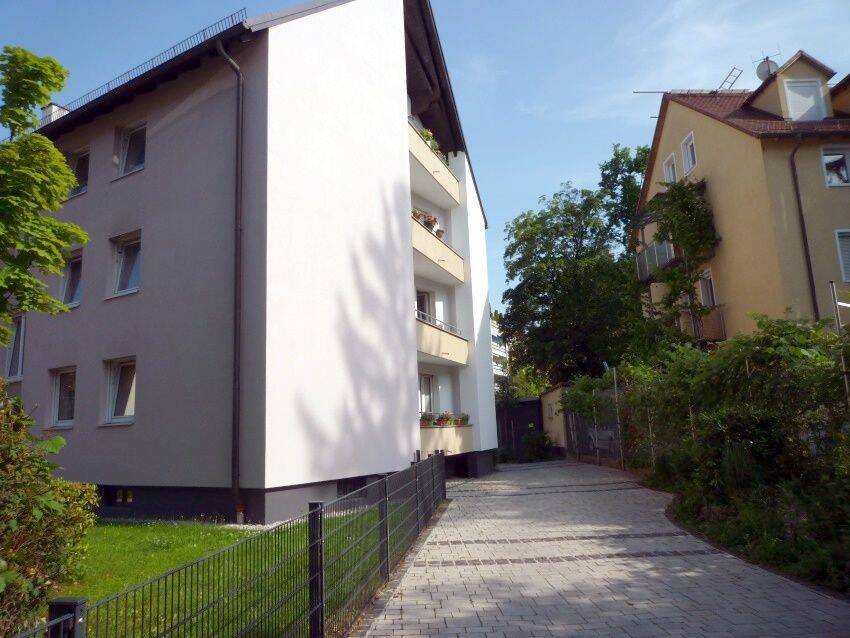 Geräumige 4-Zimmer-Wohnung mit Terrasse und Gartenanteil am Olympiapark, 80809 München (Milbertshofen-Am Hart Neuhausen-Nymphenburg Schwabing-West)