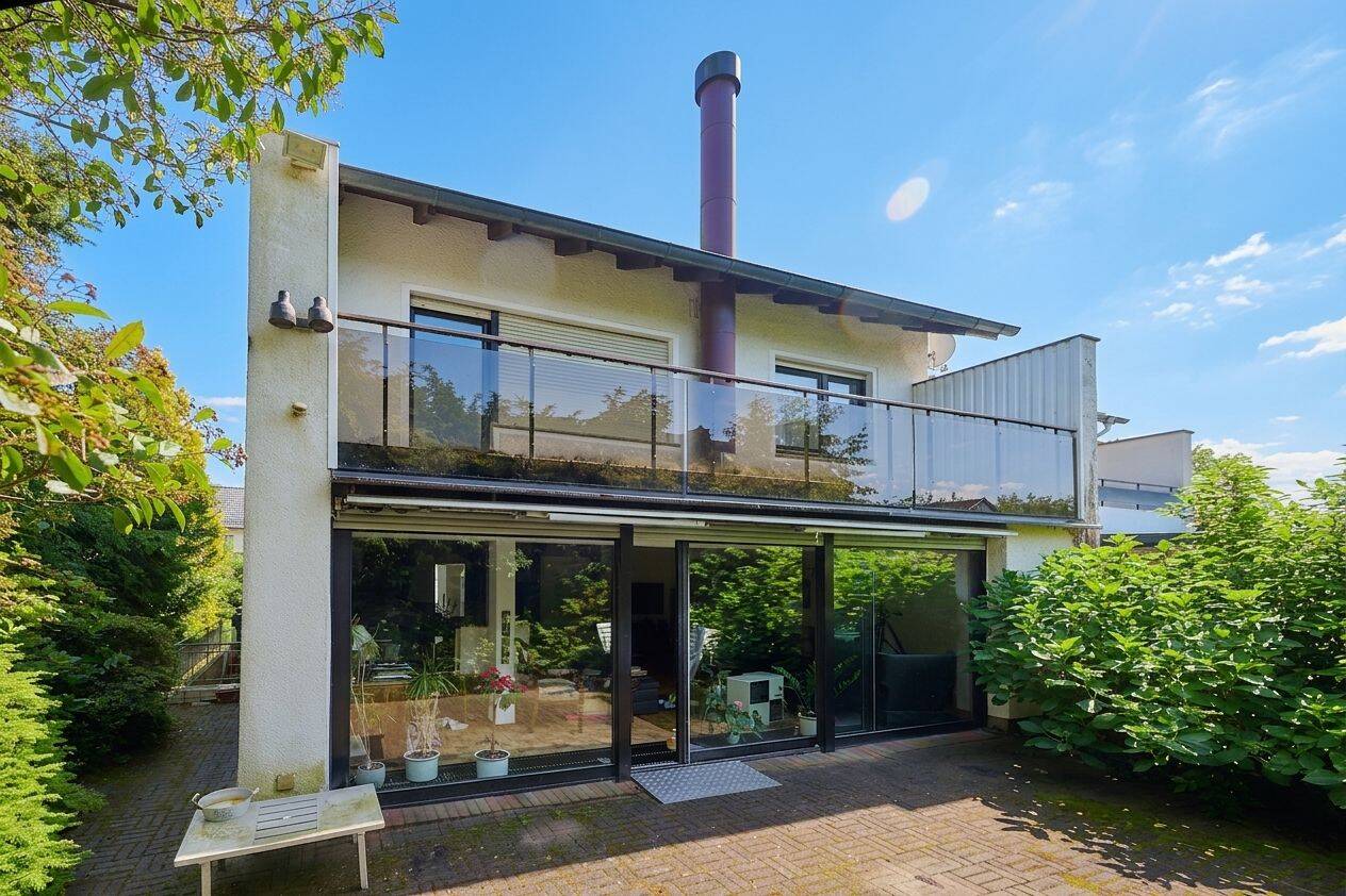 Viel Platz zum Wohlfühlen! Großes Reihenendhaus mit schönem Garten in ruhiger Lage von Bad Salzuflen, 32107 Bad Salzuflen