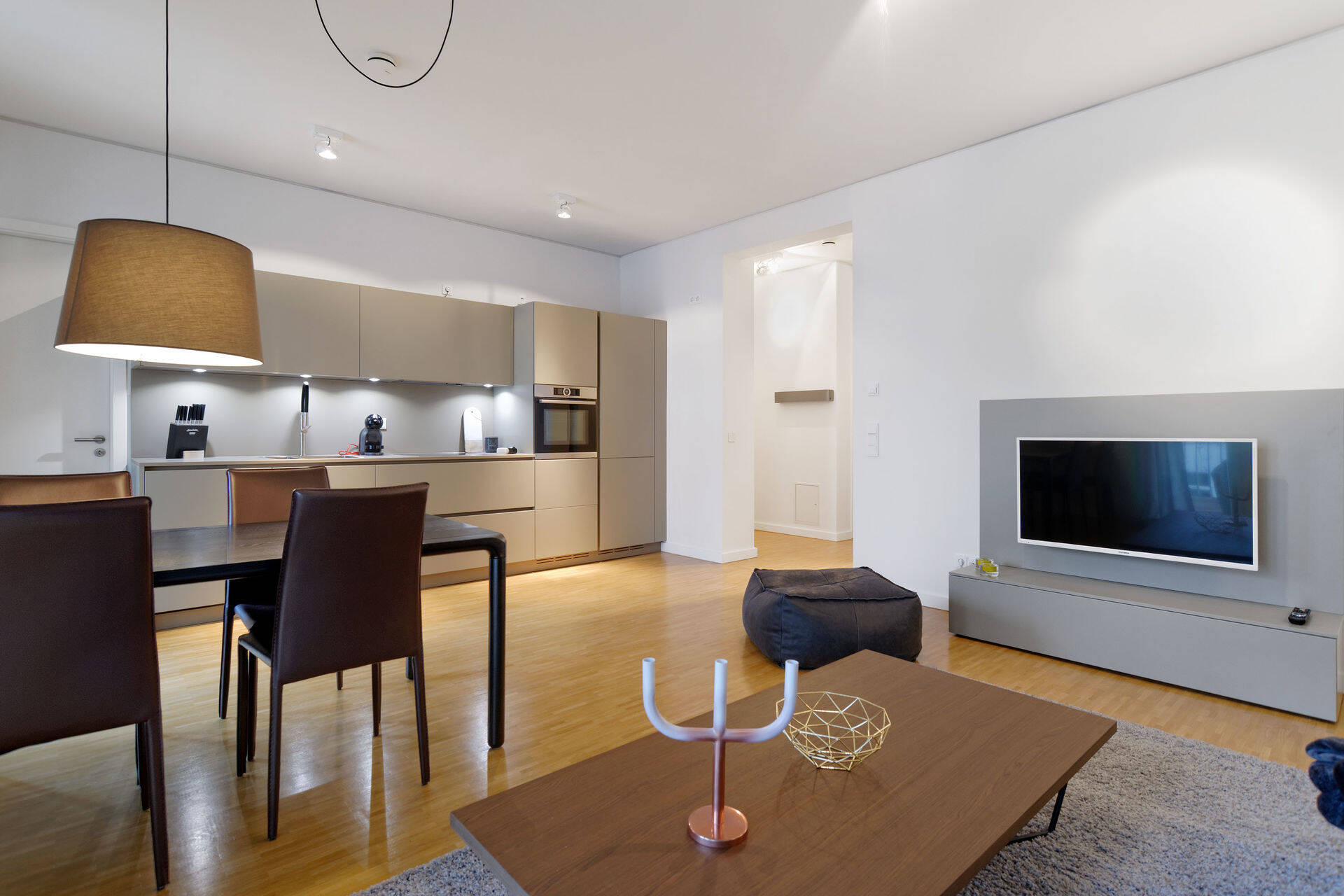 Charmante großzügige 3-Zi-Wohnung in Top-Lage in Charlottenburg mit mit 2x Balkon, 10629 Berlin (Charlottenburg-Wilmersdorf Charlottenburg)