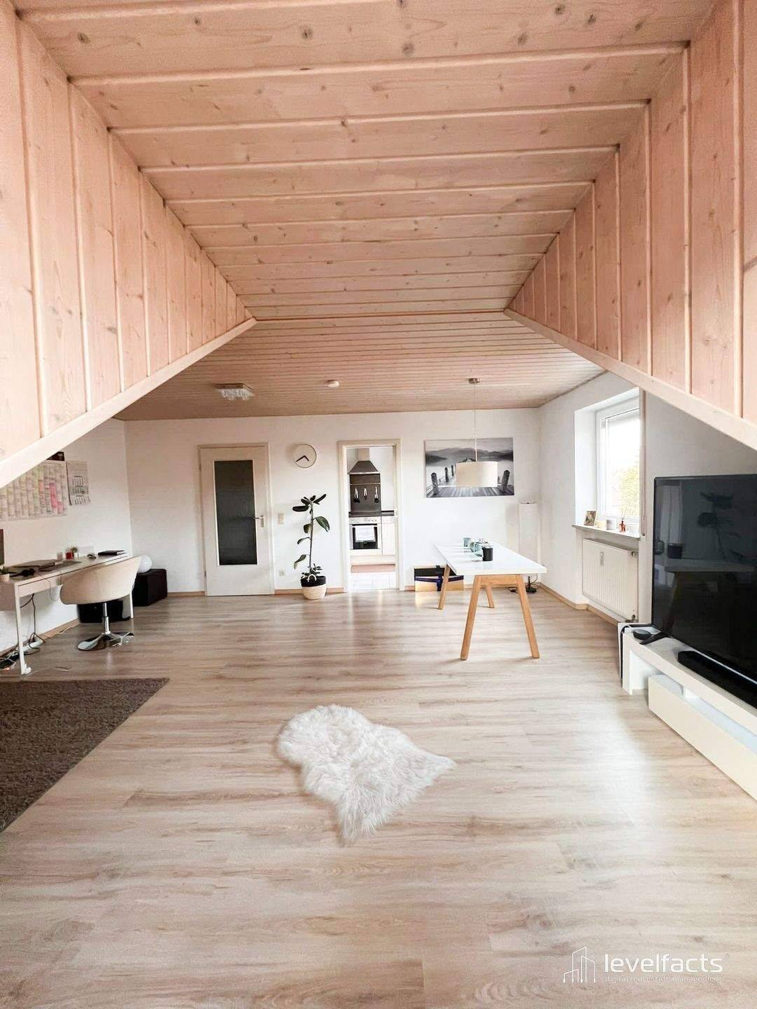 Charmante 2-Zimmer-Dachgeschosswohnung mit zwei Balkonen in Gaimersheim, 85080 Gaimersheim
