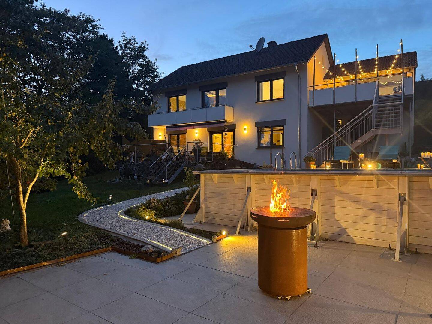 Großzügiges Familienhaus mit Pool, Sauna und 912 m² Gartenoase, 78244 Gottmadingen