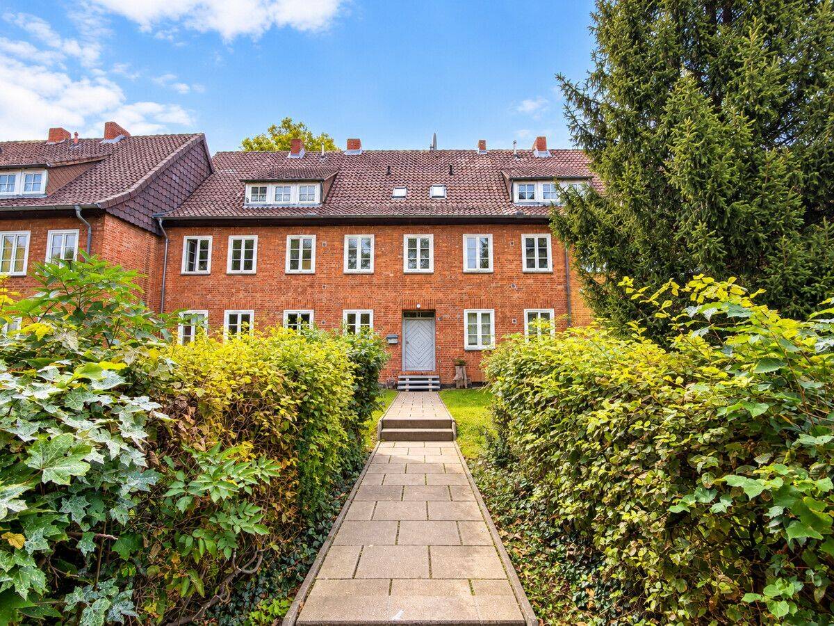 Attraktive 3-Zimmer-Wohnung im historischen Wohnensemble „Unter den Eichen“, 31139 Hildesheim