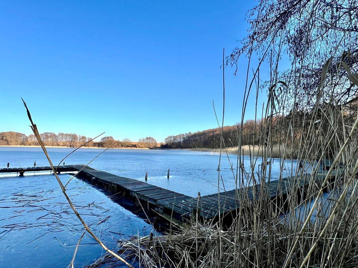 Mecklenburgische Seenplatte, gemütlicher Ferienbungalow mit Kaminofen – nur wenige Schritte zum Camminer See, 17094 Burg Stargard