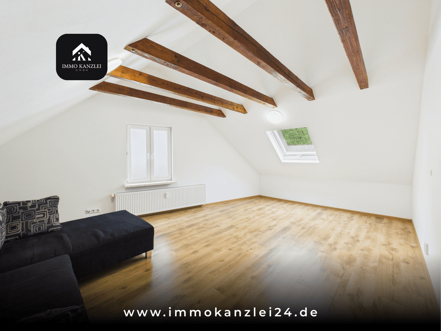 Sichtbare Holzbalken und helle Räume – Dachgeschosswohnung in Hornberg, 78132 Hornberg