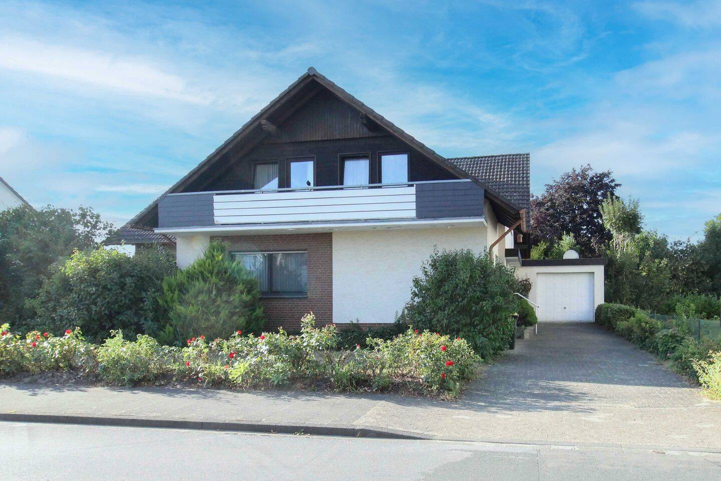 Neuer Preis! Großzügiges Einfamilienhaus in zentraler Lage von Rietberg und attraktive Ausbaureserve, 33397 Rietberg