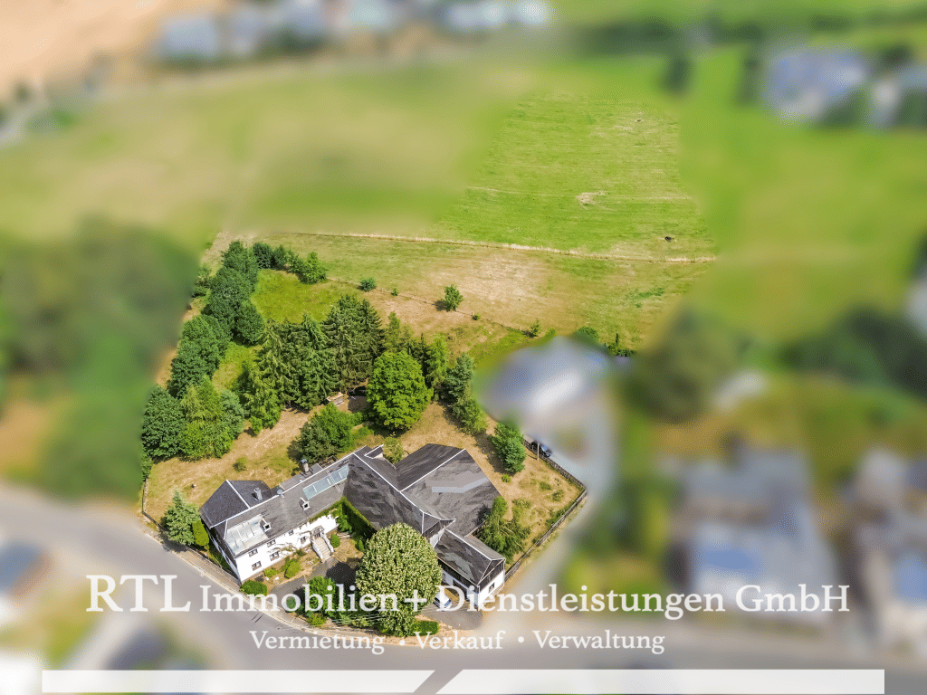 Ein Anwesen für große Pläne – viele Zimmer, ca. 1,7 ha Grundstück (A1766), 7926 Gefell
