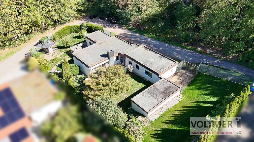 MITTEN IM GRÜNEN – modernisierter Bungalow in Waldrandlage von Kohlhof!, 66539 Neunkirchen