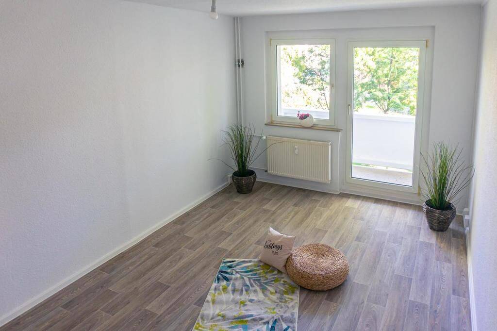 Klein, aber Dein – gemütliche 1-Raum-Wohnung mit Balkon, 9119 Chemnitz (Helbersdorf Kapellenberg Kappel Zentrum)