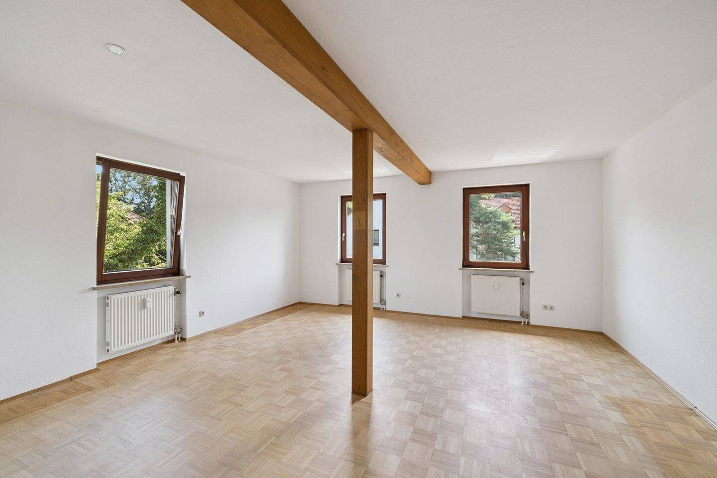 Stadtnah wohnen in Erding – großzügige Wohnung mit Balkon und Tiefgarage, 85435 Erding