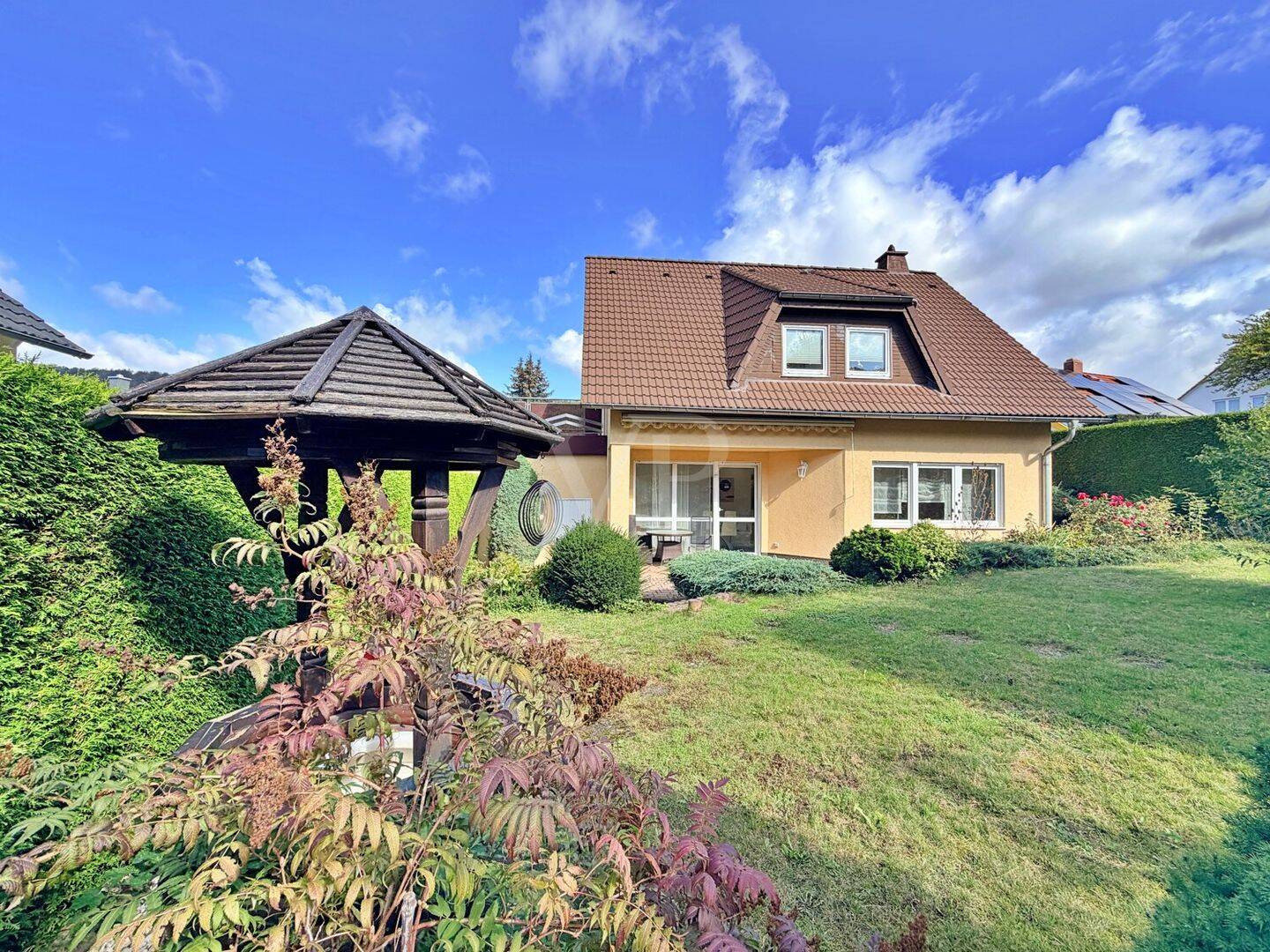 Gepflegtes Einfamilienhaus mit Garten in familienfreundlicher, naturnaher Lage, 7751 Jena