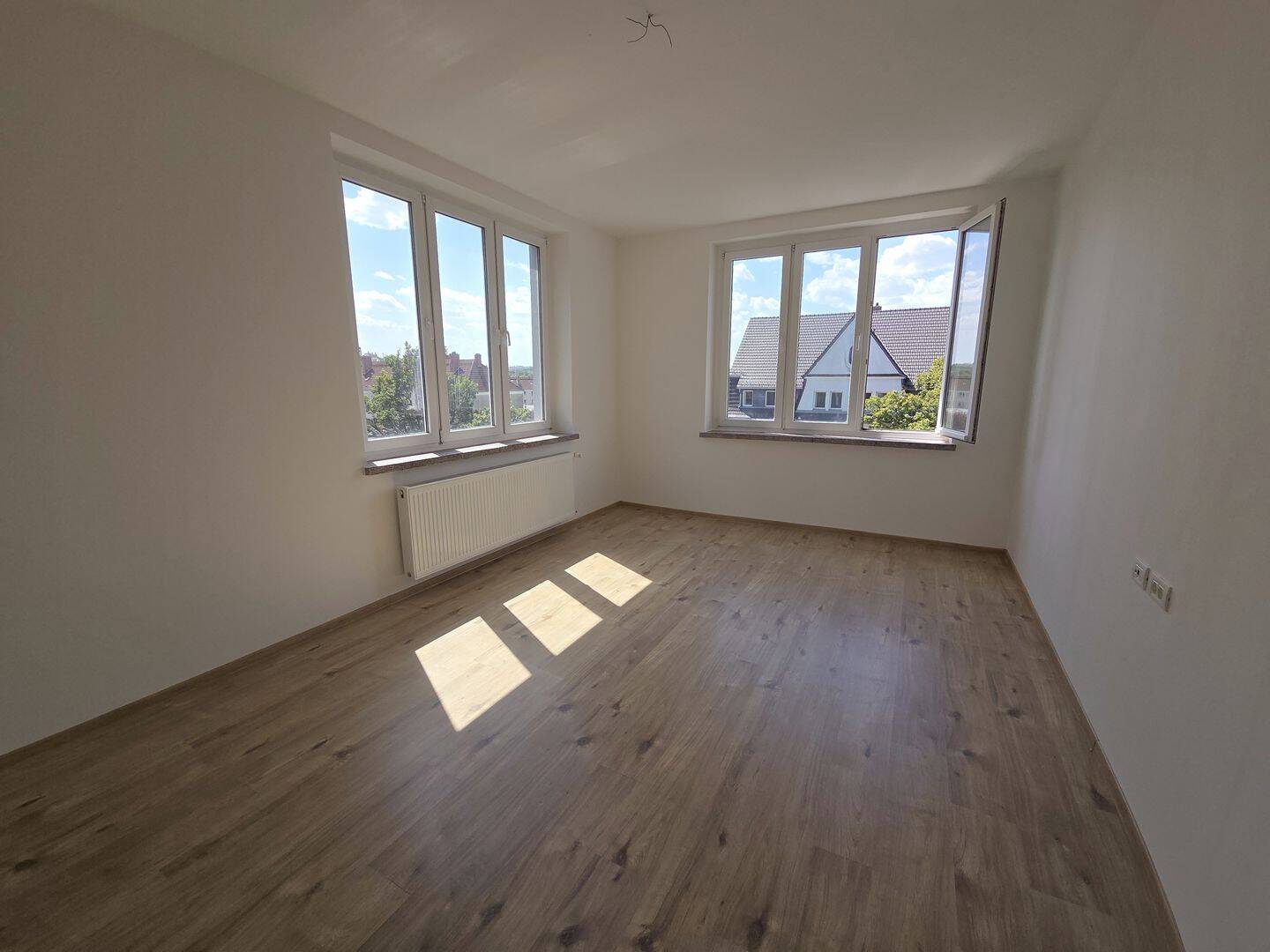 Helle 3-Zimmer-Wohnung mit Ausblick über Zeitz, 6712 Zeitz