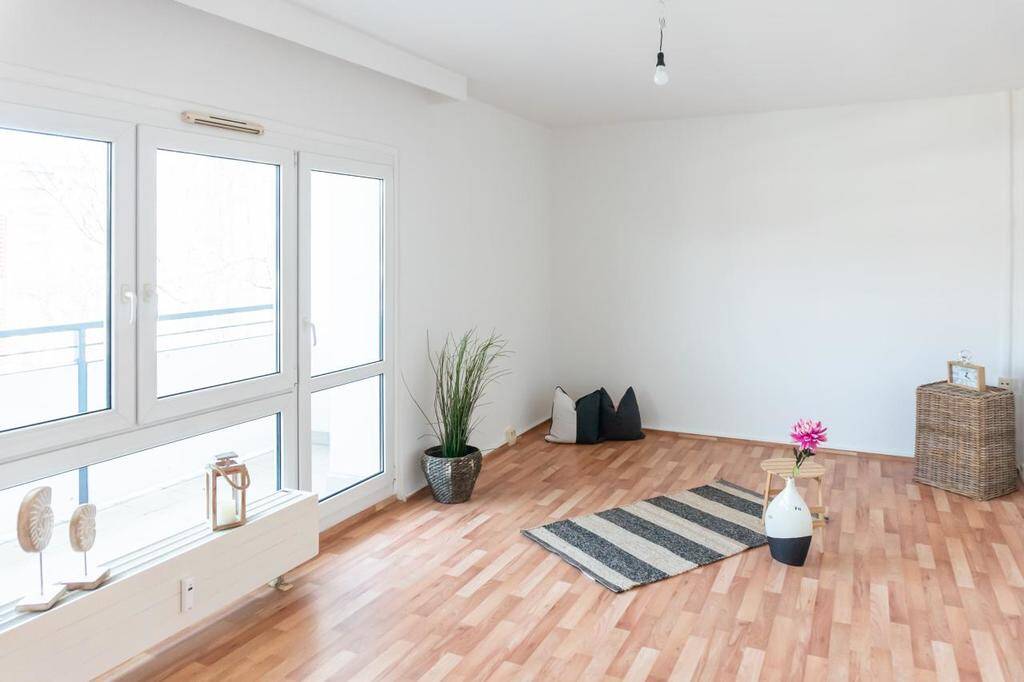 Modernisierte 4-Raum-Wohnung mit Blick zum Theaterplatz, 9111 Chemnitz (Altchemnitz Schloßchemnitz Zentrum)