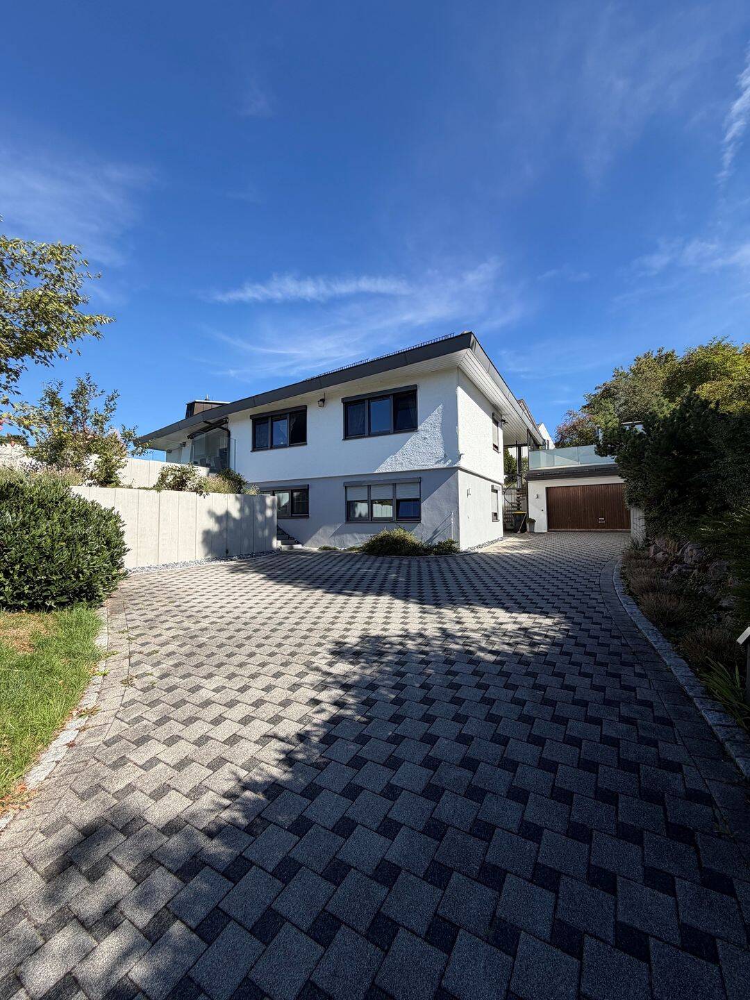 Einfamilienhaus mit ELW in unverbaubarer Lage provisionsfrei, 78166 Donaueschingen