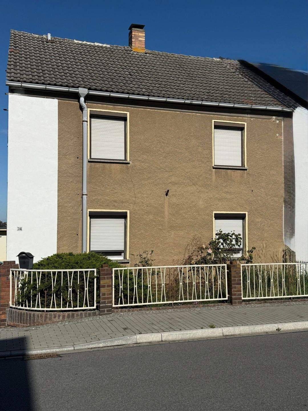 Haus Doppelhaushälfte mit Nebengelass sucht fleißige Hände, 4932 Röderland