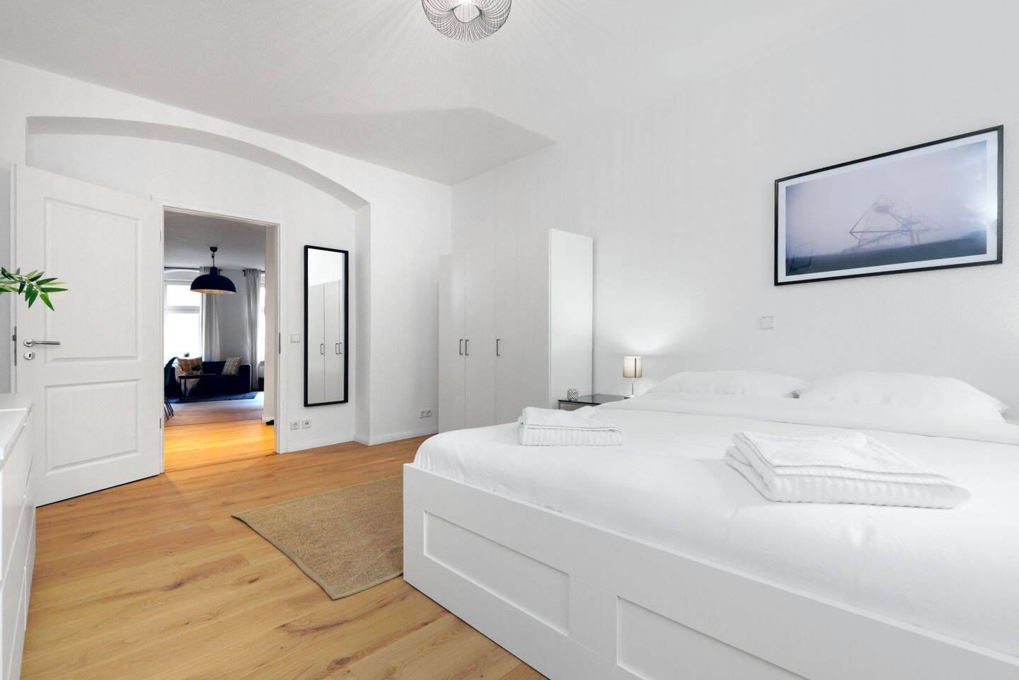 +++ Vollständig sanierte Altbauwohnung mit 3 Zimmern, Einbauküche und ruhiger Innenhoflage +++, 10559 Berlin (Mitte Moabit Tiergarten)