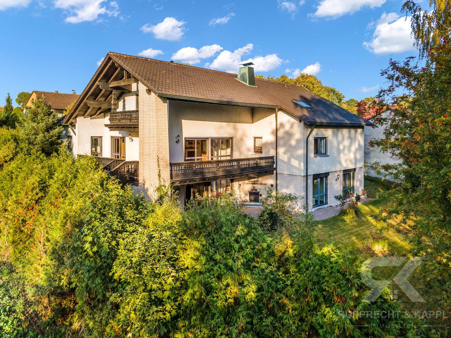 Wohnen mit Weitblick – Großzügiges Einfamilienhaus mit ELW & Sauna auf großem Grundstück in Wiesau, 95676 Wiesau