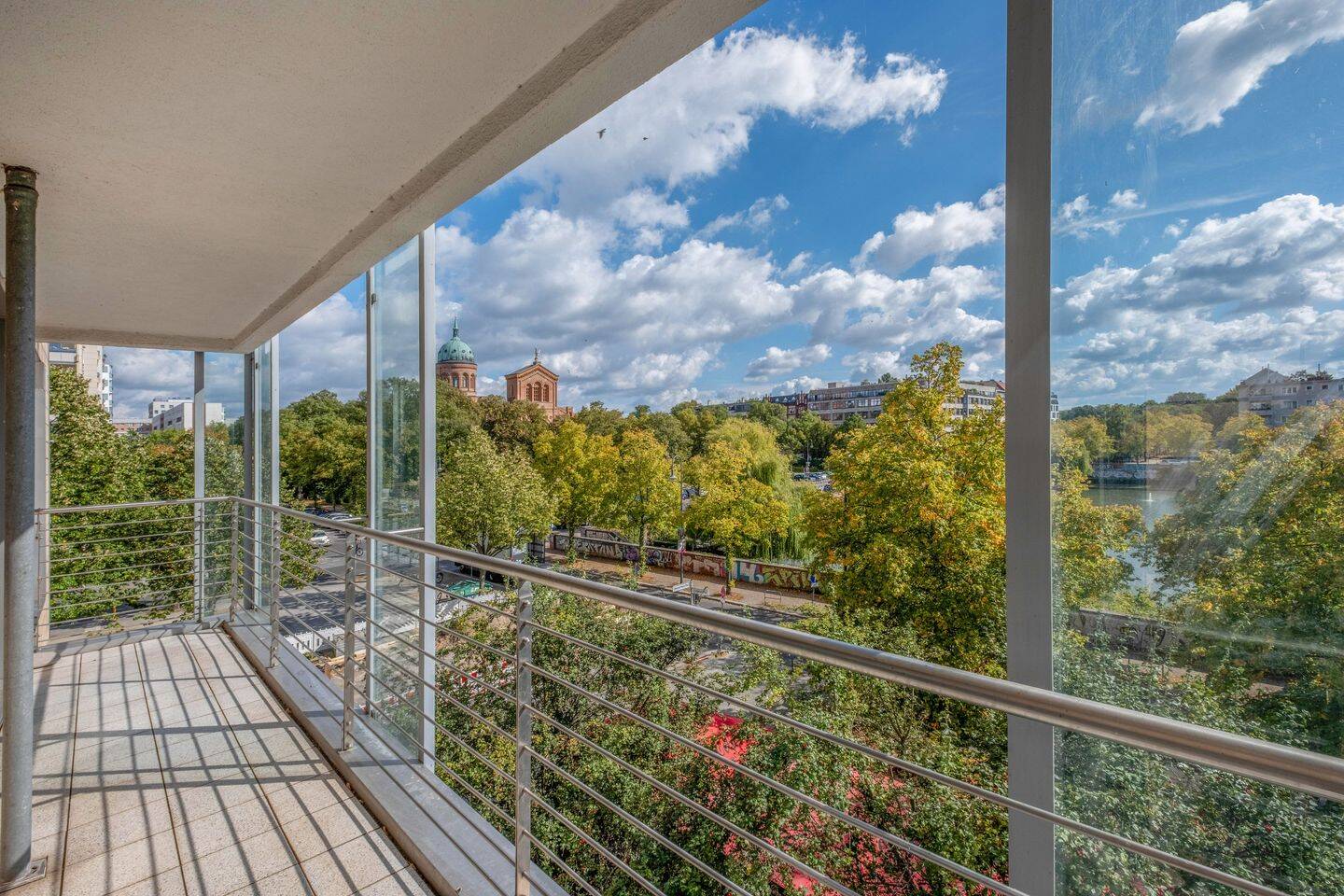 Helle, barrierefreie Wohnung mit Südostbalkon und Blick zum Engelbecken, 10179 Berlin (Mitte)