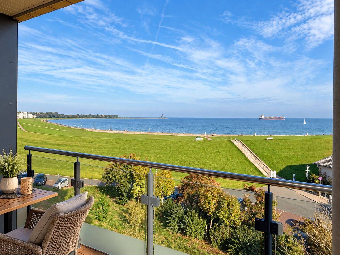 Exklusives Wohnen am Deich – mit traumhaftem Blick auf die Elbmündung und die Kugelbake, 27472 Cuxhaven