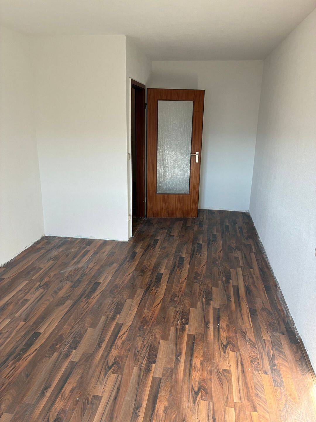 2 Zimmerwohnung zu vermieten mit Balkon, Abstellraum, Tiefgarage, Keller, Barrierefrei Hintereingang, 75177 Pforzheim (Katharinenthalerhof Eutingen Nordstadt Nordweststadt Oststadt)