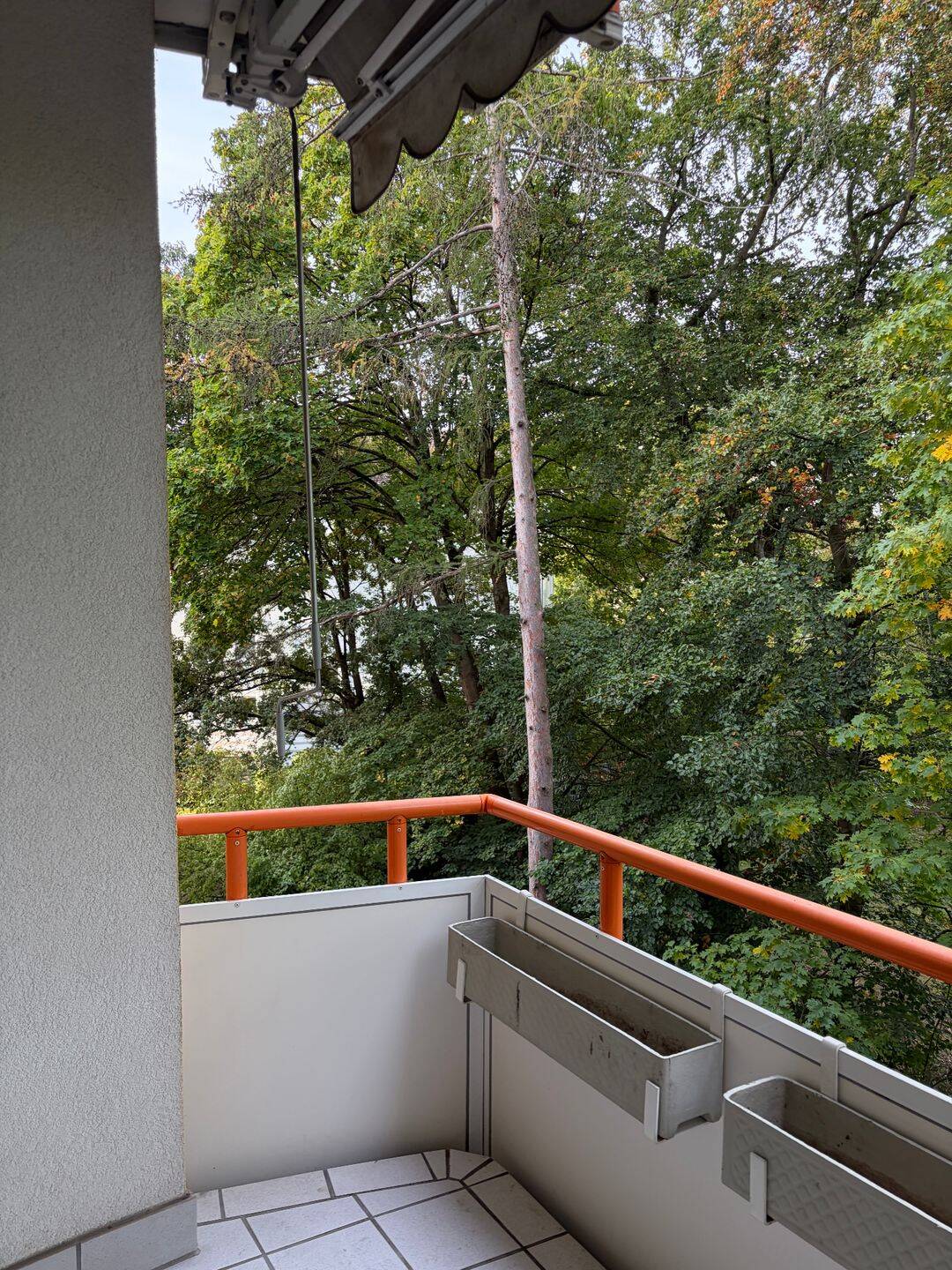 Großzügige 4 Zimmer-Wohnung mit guter Raumaufteilung und Balkon mit Blick ins Grüne, 91058 Erlangen (Bruck Eltersdorf Erlangen-Süd Sebaldussiedlung Tennenlohe)