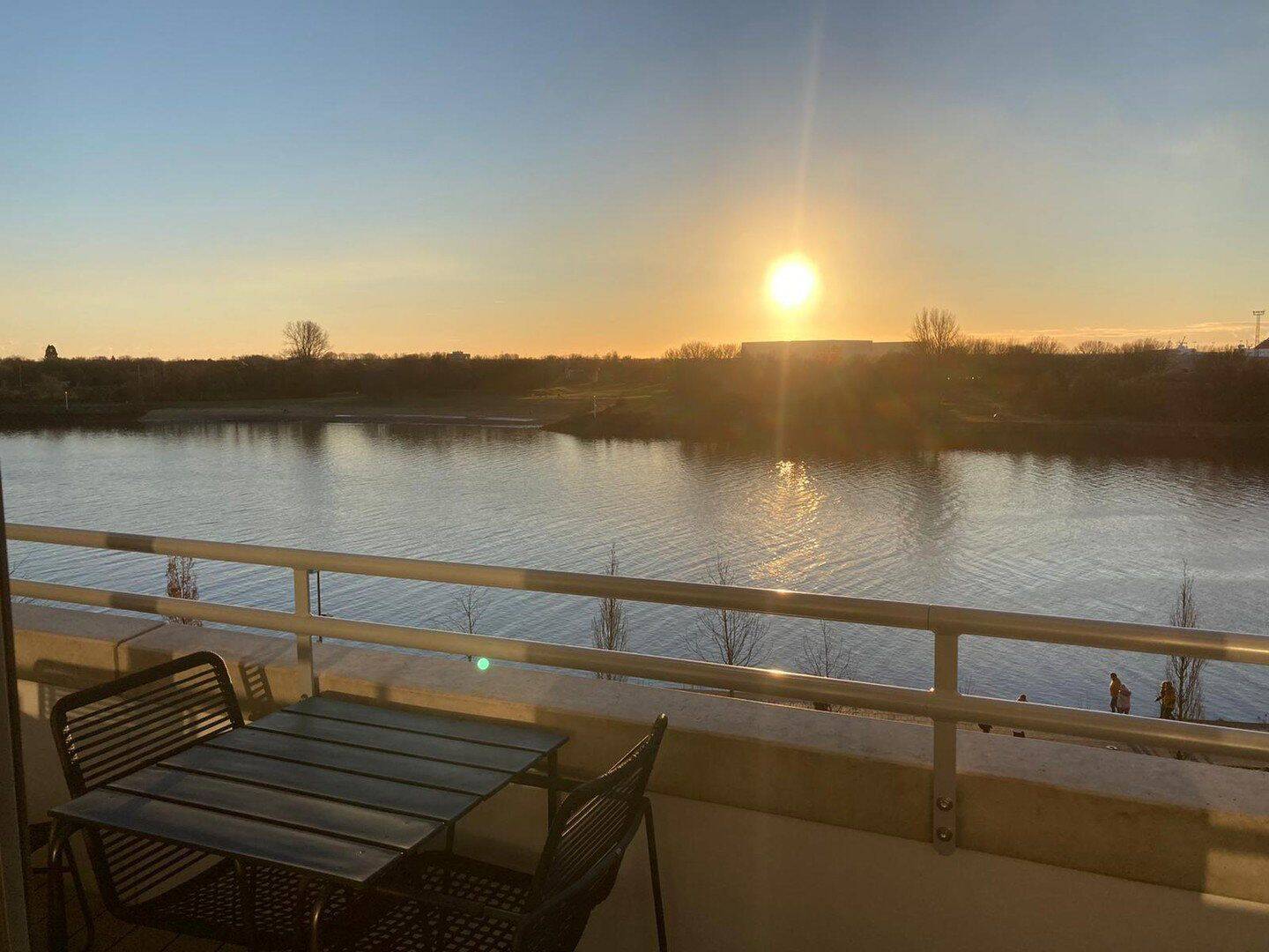 neuwertiges Luxus-Penthouse mit exklusiver Ausstattung und traumhaften Weserblick in erster Reihe, 28217 Bremen (Handelshäfen Steffensweg Utbremen Westend)