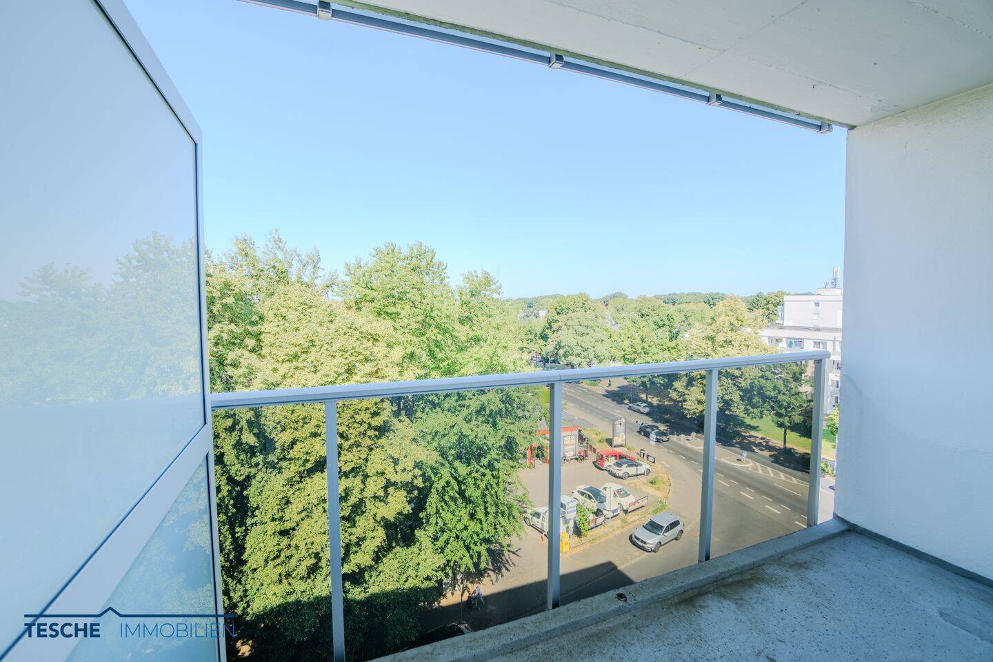 Wohnen mit Weitblick: 4 Zimmer, 2 Balkone und Garage – Raum für Ihre Ideen, 51381 Leverkusen (Bergisch Neukirchen Lützenkirchen Quettingen)