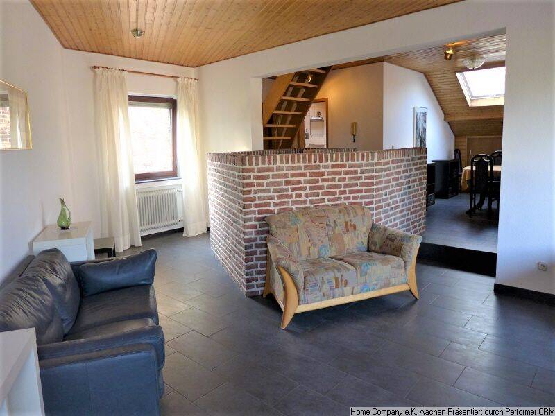 Würselen: Großzüg. möbl. 2 Zi.-Whng. mit Balkon u. Garage, 52146 Würselen