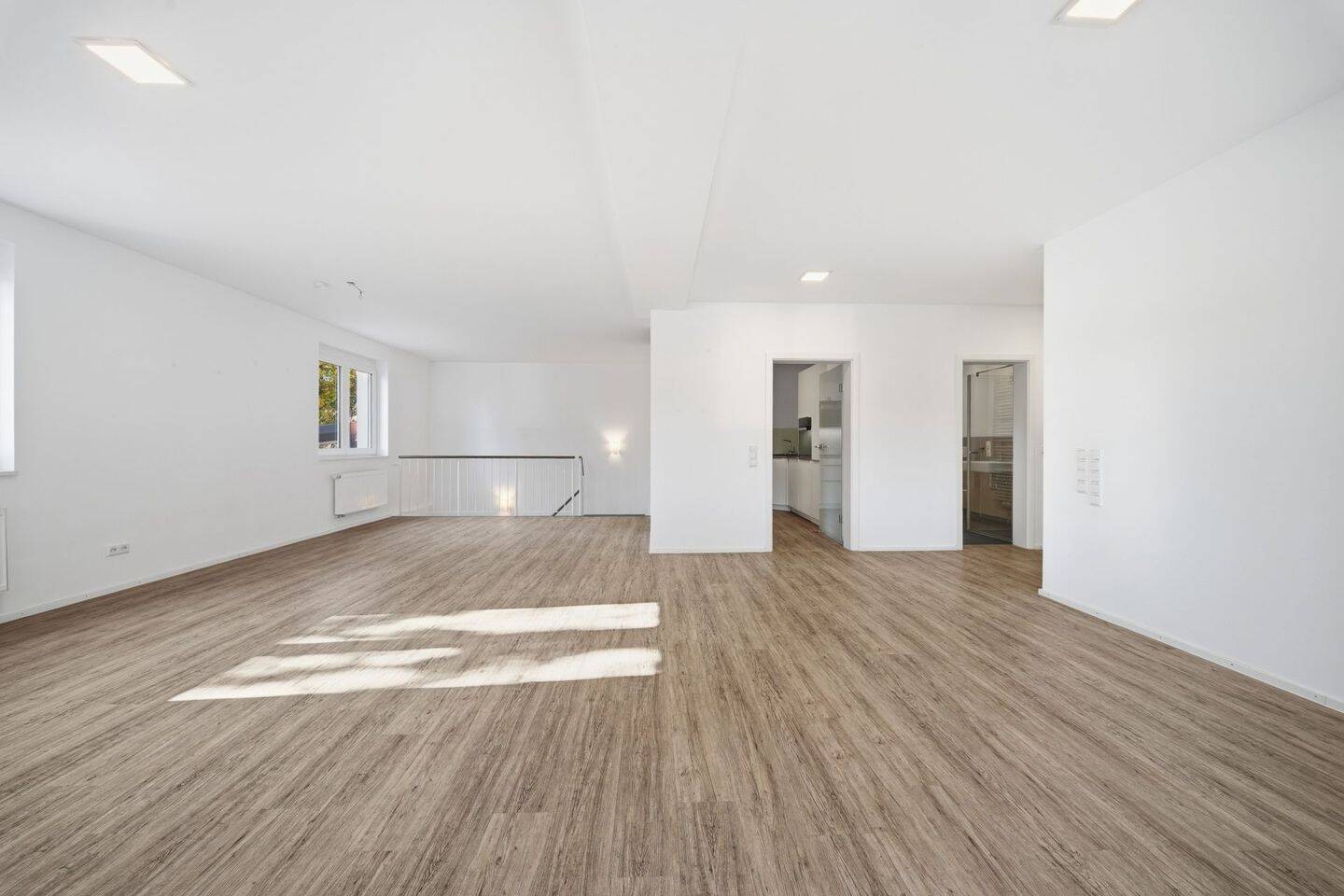 Stadtleben trifft Freiraum: Großzügige Wohnung mit Terrasse in der Ulmer Oststadt, 89073 Ulm (Mitte Oststadt)